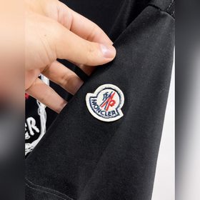 Moncler  С тремя логотипами Новая мо