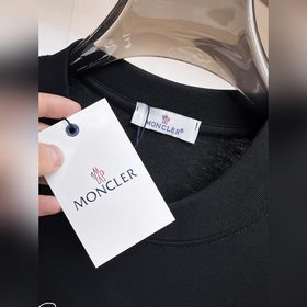 Moncler  С тремя логотипами Новая мо