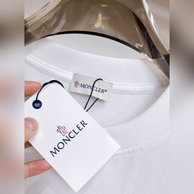 Moncler  С тремя логотипами Новая мо