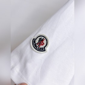 Moncler  С тремя логотипами Новая мо