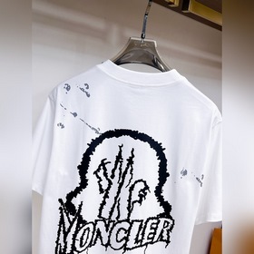 Moncler  С тремя логотипами Новая мо