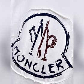 Moncler  С тремя логотипами Новая мо
