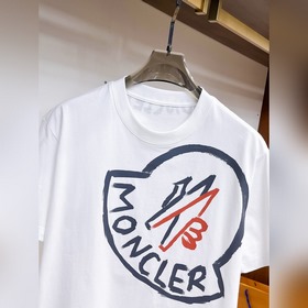 Moncler  С тремя логотипами Новая мо