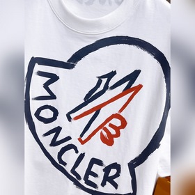 Moncler  С тремя логотипами Новая мо