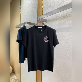Moncler  С тремя логотипами Новинка