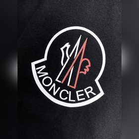 Moncler  С тремя логотипами Новинка 
