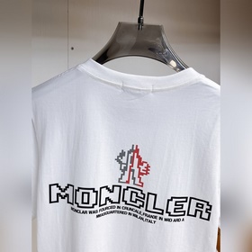 Moncler  С тремя логотипами Новая мо