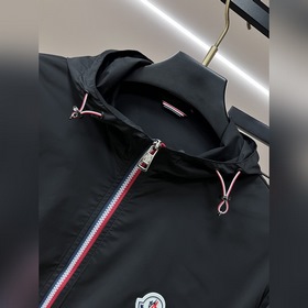 Новая весенняя коллекция Moncler： комп