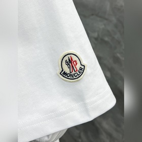 Moncler Новая коллекция весна-лето 20