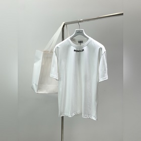 Moncler, новейшая коллекция лета 2026