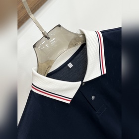 Новинка весенней коллекции Moncler： фу