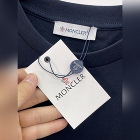 Монкоу — новая модель футболки с корот