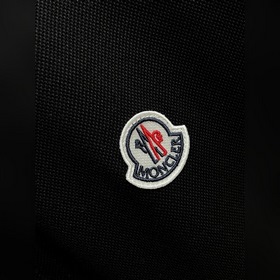 Новинка весенней коллекции Moncler： фу