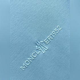 Новинка весенней коллекции Moncler： фу