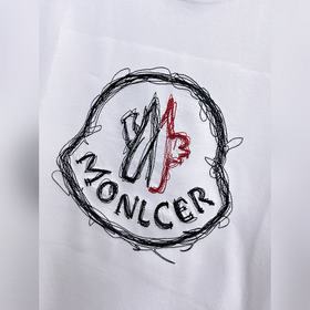 Moncler  С тремя логотипами Новая мо