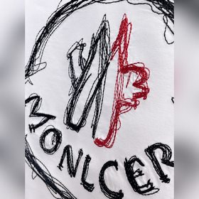 Moncler  С тремя логотипами Новая мо