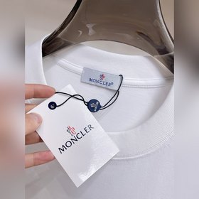 Moncler  С тремя логотипами Новая мо