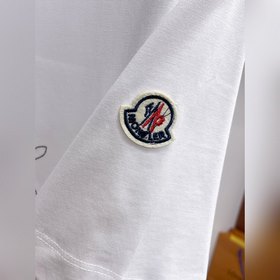 Moncler  С тремя логотипами Новая мо