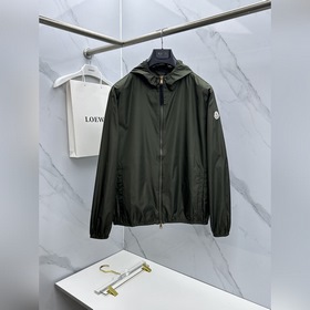 Moncler： новая коллекция весна-лето 20