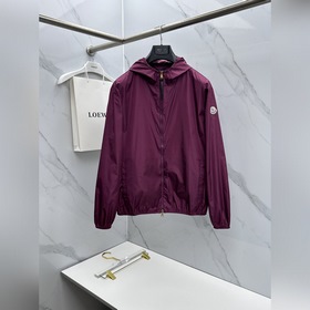 Moncler： новая коллекция весна-лето 20