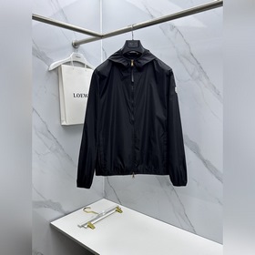 Moncler： новая коллекция весна-лето 20