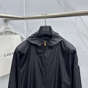 Moncler： новая коллекция весна-лето 20