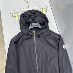 Moncler： новая коллекция весна-лето 20