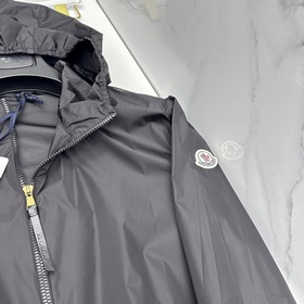 Moncler： новая коллекция весна-лето 20