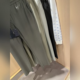 Prada： новые универсальные брюкиз элас