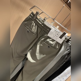 Prada： новые универсальные брюкиз элас