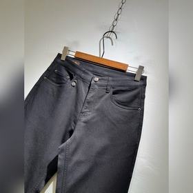 Loro Piana： новые модели мужских брюк
