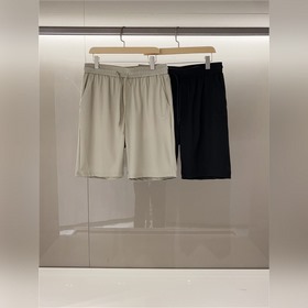 Prada — новые мужские джинсы-кэрроу с