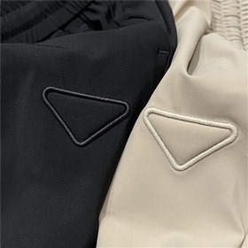 Prada — новые мужские джинсы-кэрроу с 