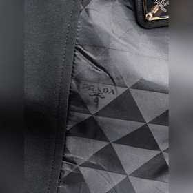 Prada： с полным набором логотипов. Нов