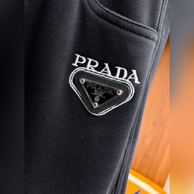Prada Новая коллекция весна 2026： брю
