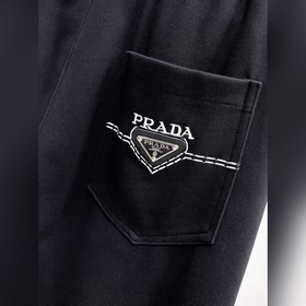 Prada Новая коллекция весна 2026： брю