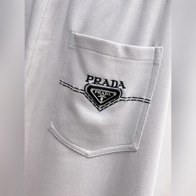 Prada Новая коллекция весна 2026： брю