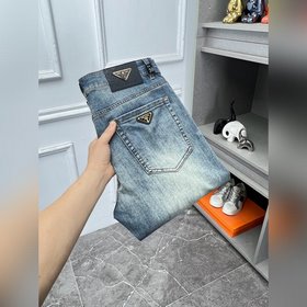 Новая коллекция Prada IT уже в продаже