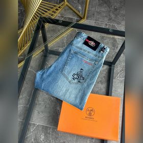 Новая коллекция Prada IT уже в продаже
