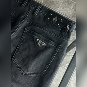 Новая коллекция Prada IT уже в продаже