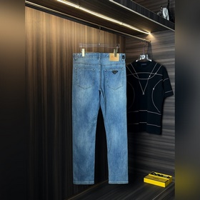 Новая коллекция Prada IT уже в продаже