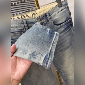 Prada  Новая коллекция мужских джинсо
