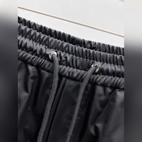 Новые летние мужские шорты Prada 2026：