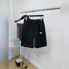 Новые летние мужские шорты Prada 2026：
