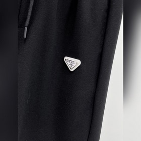 Новые летние мужские шорты Prada 2026：