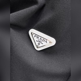 Новые летние мужские шорты Prada 2026：