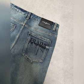 Prada： новые джинсы в стиле кэжуал из