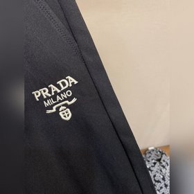 Prada： черно-белые брюки в стиле функц