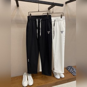 Prada： черно-белые брюки в стиле функц