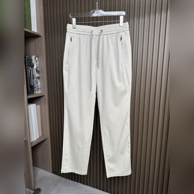 Новые повседневные брюки Prada из колл